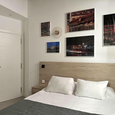 Cavabajasuites Madrid Exteriör bild