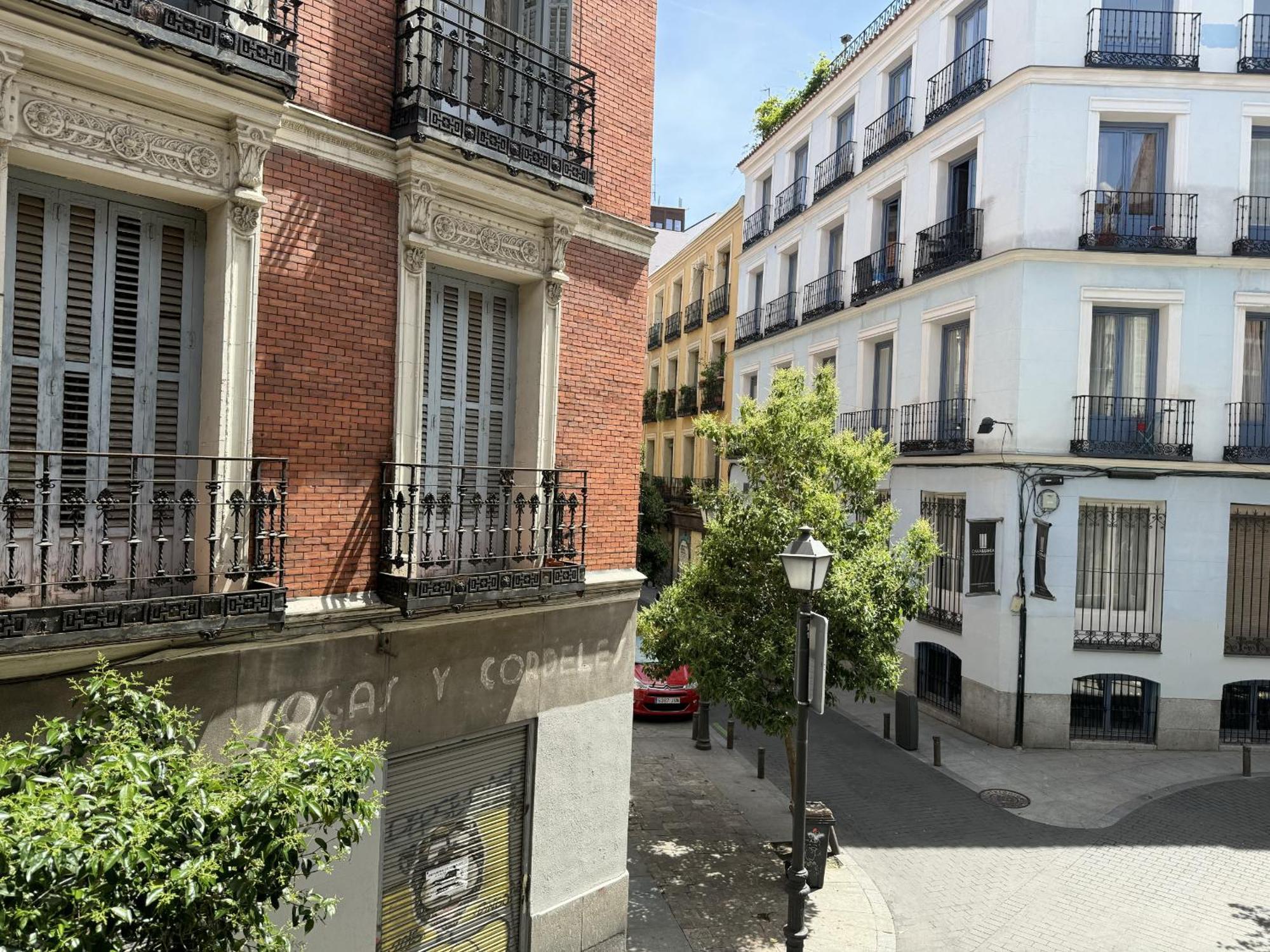 Cavabajasuites Madrid Exteriör bild