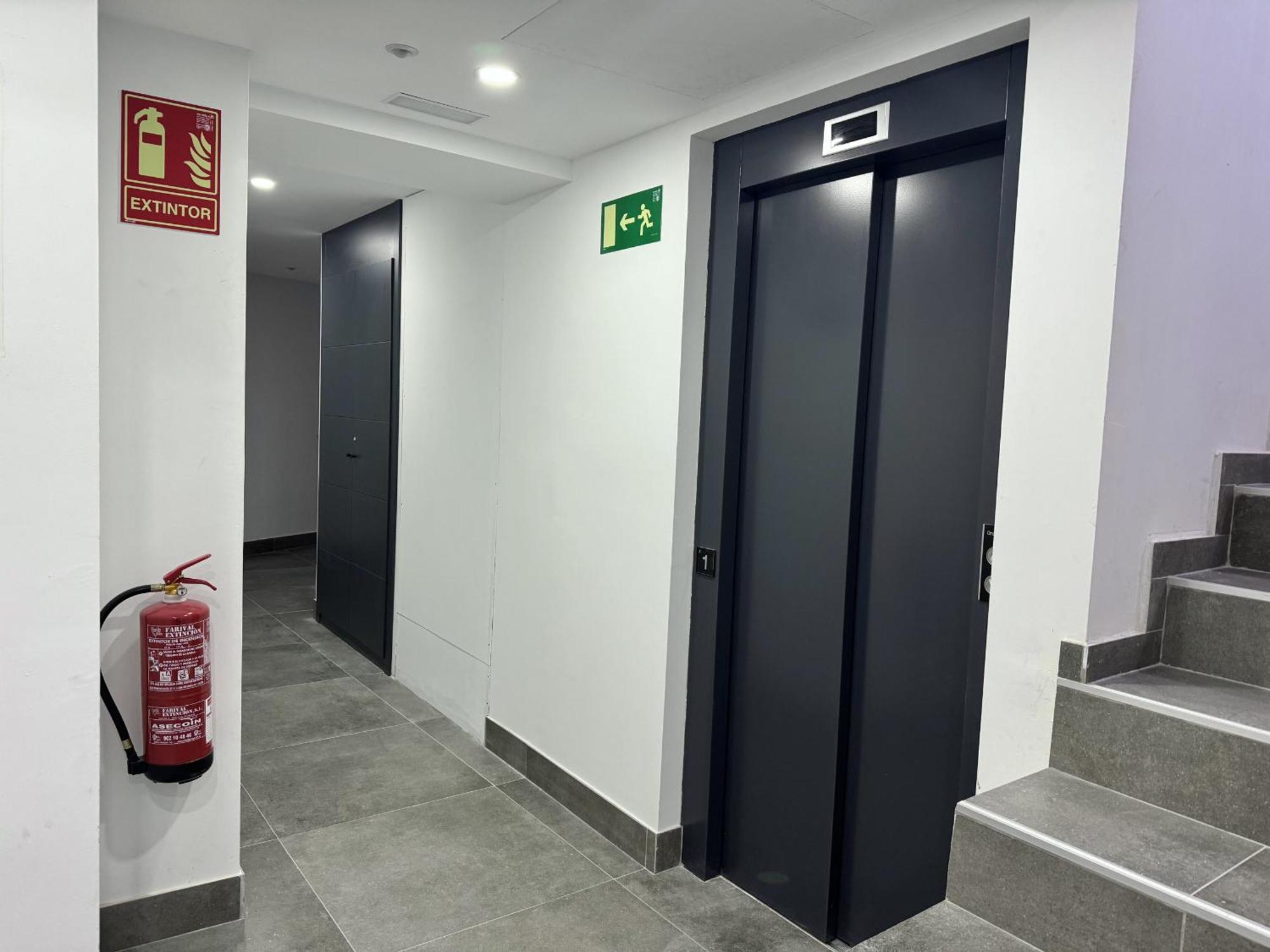 Cavabajasuites Madrid Exteriör bild